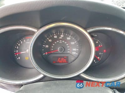 Zdjęcie 9 z 12 samochodu: 2011 KIA SORENTO VIN:5XYKT3A1XBG148713 - miniatura