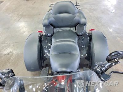 Piąte zdjęcie samochodu w środku: 2025 HARLEY-DAVIDSON FLHTCUTG VIN:1HD1MAF15SB854115 - miniatura