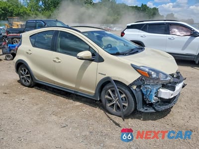 Czwarte zdjęcie samochodu z boku: 2018 TOYOTA PRIUS C TWO VIN:JTDKDTB3XJ1599538 - miniatura