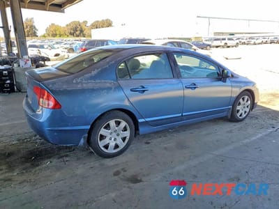 Trzecie zdjęcie samochodu z tyłu: 2008 HONDA CIVIC LX VIN:2HGFA165X8H526614 - miniatura