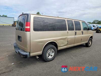 Trzecie zdjęcie samochodu z tyłu: 2010 CHEVROLET EXPRESS G3500 LS VIN:1GA2GZDG8A1164830 - miniatura
