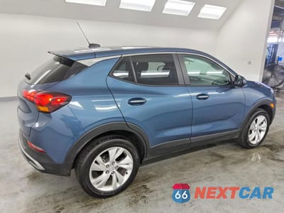 Trzecie zdjęcie samochodu z tyłu: 2026 BUICK ENCORE GX PREFERRED VIN:KL4AMCSL6TB121281 - miniatura