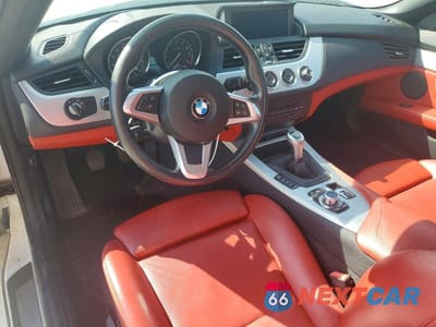 Zdjęcie 8 z 12 samochodu: 2011 BMW Z4 SDRIVE35I VIN:WBALM7C59BE384218 - miniatura