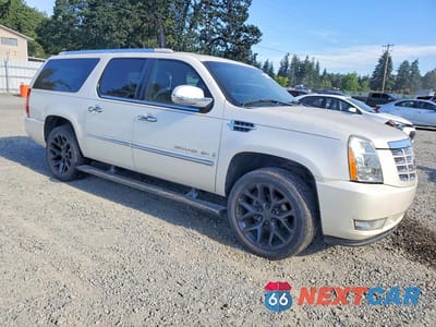Czwarte zdjęcie samochodu z boku: 2008 CADILLAC ESCALADE ESV VIN:1GYFK66858R120558 - miniatura