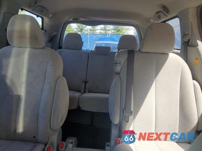 Zdjęcie 10 z 13 samochodu: 2011 TOYOTA SIENNA LE VIN:5TDKK3DC6BS049406 - miniatura