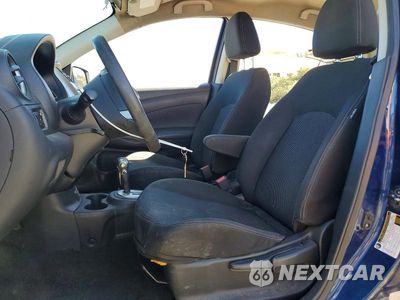 Zdjęcie 7 z 12 samochodu: 2018 NISSAN VERSA S VIN:3N1CN7AP1JL864405 - miniatura