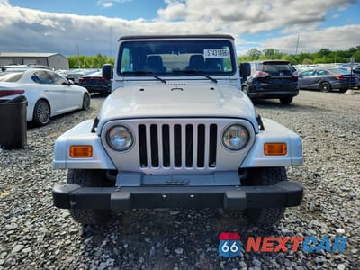 Piąte zdjęcie samochodu w środku: 2005 JEEP WRANGLER X VIN:1J4FA39S25P353880 - miniatura