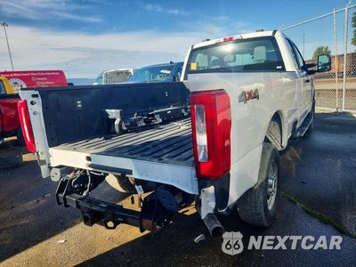 Trzecie zdjęcie samochodu z tyłu: 2024 FORD F350 SUPER DUTY VIN:1FT8X3BA9RED61121 - miniatura