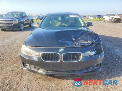 Piąte zdjęcie samochodu w środku: 2013 BMW 328 I VIN:WBA3A5C59DF358535 - miniatura
