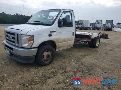 2022 FORD ECONOLINE E350 SUPER DUTY CUTAWAY VAN 1FDWE3FK2NDC05692 - główne zdjęcie licytacji z USA - miniatura