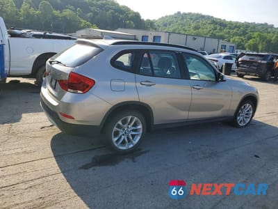 Trzecie zdjęcie samochodu z tyłu: 2015 BMW X1 XDRIVE28I VIN:WBAVL1C52FVY29204 - miniatura