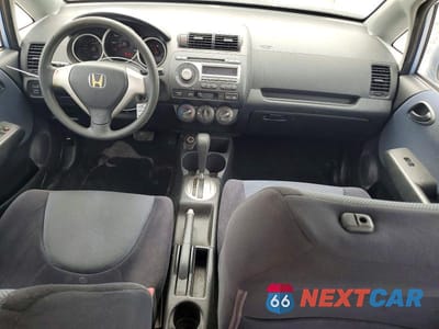 Zdjęcie 8 z 13 samochodu: 2008 HONDA FIT VIN:JHMGD38468S046832 - miniatura