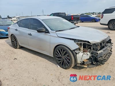 Czwarte zdjęcie samochodu z boku: 2019 NISSAN ALTIMA S VIN:1N4BL4BV2KC155897 - miniatura