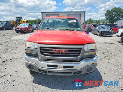 Piąte zdjęcie samochodu w środku: 2005 GMC SIERRA K2500 HEAVY DUTY VIN:1GDHK24U95E195219 - miniatura