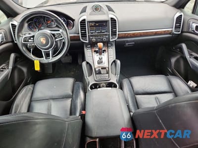 Zdjęcie 8 z 13 samochodu: 2016 PORSCHE CAYENNE VIN:WP1AA2A22GLA04233 - miniatura