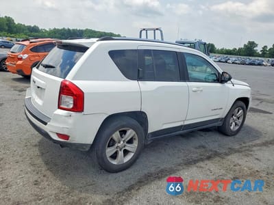 Trzecie zdjęcie samochodu z tyłu: 2013 JEEP COMPASS SPORT VIN:1C4NJDBB6DD167972 - miniatura