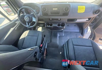 Zdjęcie 9 z 10 samochodu: 2019 MERCEDES-BENZ SPRINTER 2500 VIN:WD4PF1CD7KP151371 - miniatura