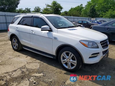 Czwarte zdjęcie samochodu z boku: 2015 MERCEDES-BENZ ML 350 4MATIC VIN:4JGDA5HB7FA466198 - miniatura