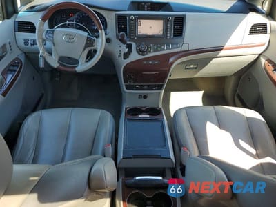 Zdjęcie 8 z 13 samochodu: 2014 TOYOTA SIENNA LIMITED 7-PASSENGER VIN:5TDDK3DC8ES087829 - miniatura