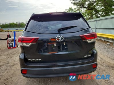 Zdjęcie 6 z 13 samochodu: 2019 TOYOTA HIGHLANDER SE VIN:5TDJZRFH9KS622317 - miniatura
