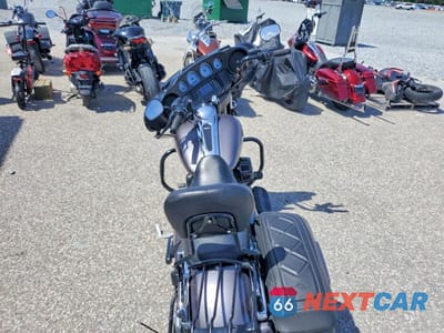 Zdjęcie 6 z 9 samochodu: 2015 HARLEY-DAVIDSON FLHX STREET GLIDE VIN:1HD1KBM14FB687881 - miniatura