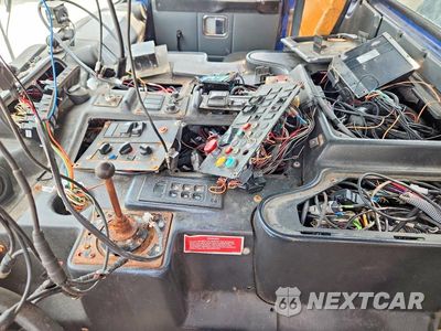 Zdjęcie 9 z 10 samochodu: 2015 AUTOCAR XPEDITOR REFUSE TRUCK VIN:5VCACLLEXFH218593 - miniatura
