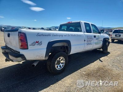 Trzecie zdjęcie samochodu z tyłu: 2005 CHEVROLET SILVERADO K2500 HEAVY DUTY VIN:1GCHK29U75E269945 - miniatura