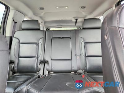 Zdjęcie 10 z 13 samochodu: 2018 CHEVROLET SUBURBAN VIN:1GNSKHKC4JR238611 - miniatura
