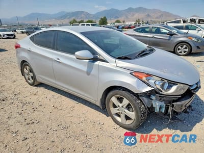 Czwarte zdjęcie samochodu z boku: 2013 HYUNDAI ELANTRA GLS VIN:KMHDH4AE8DU577462 - miniatura