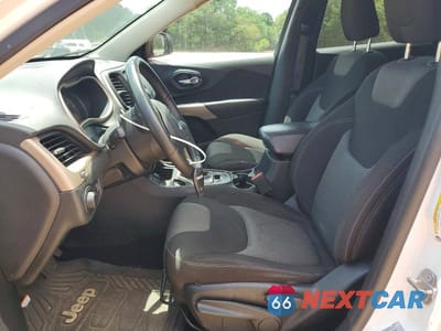 Zdjęcie 7 z 13 samochodu: 2017 JEEP CHEROKEE SPORT VIN:1C4PJLAB3HW585453 - miniatura