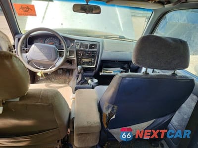 Zdjęcie 9 z 13 samochodu: 2000 TOYOTA TACOMA XTRACAB VIN:5TEVL52N8YZ704218 - miniatura