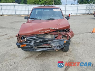 Piąte zdjęcie samochodu w środku: 1987 TOYOTA PICKUP BASE VIN:JT4RN50R1H0227519 - miniatura