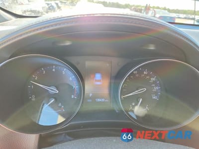Zdjęcie 9 z 12 samochodu: 2019 TOYOTA C-HR VIN:NMTKHMBX2KR090673 - miniatura