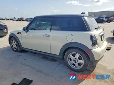 Drugie zdjęcie samochodu z przodu: 2011 MINI COOPER VIN:WMWSU3C54BT091391 - miniatura