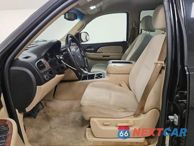 Zdjęcie 7 z 14 samochodu: 2007 CHEVROLET SUBURBAN C1500 VIN:1GNFC16037R216971 - miniatura