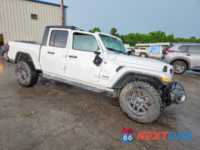 Czwarte zdjęcie samochodu z boku: 2024 JEEP GLADIATOR SPORT VIN:1C6HJTAG0RL106044 - miniatura