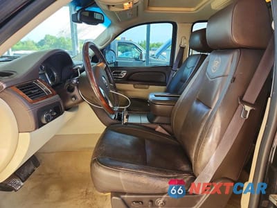 Zdjęcie 7 z 14 samochodu: 2010 CADILLAC ESCALADE PLATINUM VIN:1GYUKDEF6AR162139 - miniatura