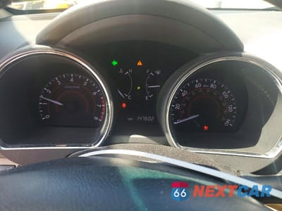 Zdjęcie 9 z 13 samochodu: 2013 TOYOTA HIGHLANDER SE VIN:5TDBK3EH1DS275477 - miniatura