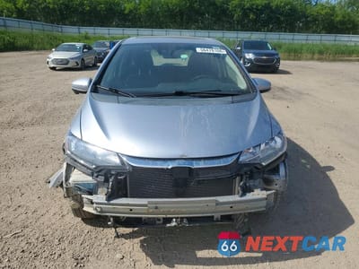 Piąte zdjęcie samochodu w środku: 2020 HONDA FIT EX VIN:3HGGK5H88LM708340 - miniatura