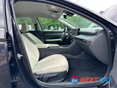 Zdjęcie 9 z 10 samochodu: 2024 HYUNDAI SONATA SEL VIN:KMHL64JA7RA402210 - miniatura