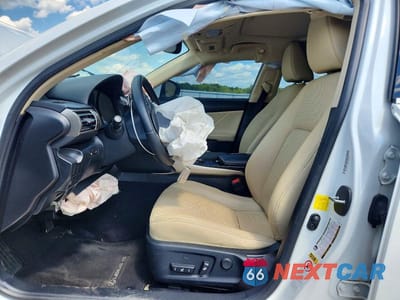 Zdjęcie 7 z 12 samochodu: 2014 LEXUS IS 250 VIN:JTHCF1D22E5015234 - miniatura