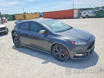 Czwarte zdjęcie samochodu z boku: 2018 FORD FOCUS ST VIN:1FADP3L9XJL247282 - miniatura