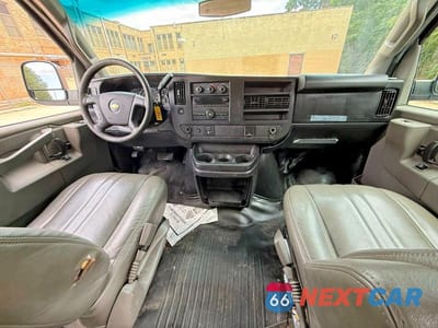 Zdjęcie 9 z 10 samochodu: 2017 CHEVROLET EXPRESS G3500 LS VIN:1GAZGNFF6H1310163 - miniatura