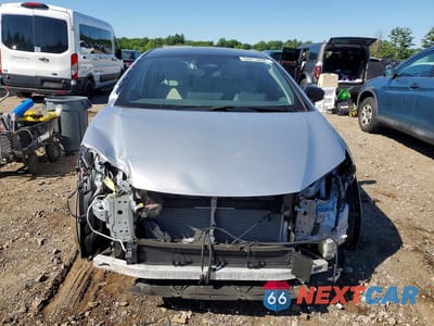 Piąte zdjęcie samochodu w środku: 2025 TOYOTA PRIUS XLE VIN:JTDACAAU9S3054952 - miniatura