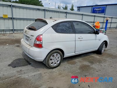 Trzecie zdjęcie samochodu z tyłu: 2011 HYUNDAI ACCENT GL VIN:KMHCM3AC1BU186571 - miniatura