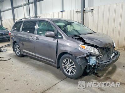 Czwarte zdjęcie samochodu z boku: 2019 TOYOTA SIENNA XLE 8-PASSENGER VIN:5TDYZ3DC7KS015612 - miniatura