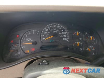 Zdjęcie 9 z 12 samochodu: 2003 CHEVROLET SUBURBAN K2500 VIN:3GNGK26U03G153354 - miniatura