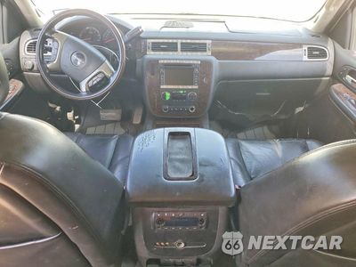 Zdjęcie 8 z 13 samochodu: 2008 GMC YUKON DENALI VIN:1GKEC63888J157657 - miniatura