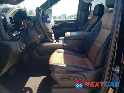 Zdjęcie 7 z 12 samochodu: 2024 CHEVROLET SILVERADO K2500 HIGH COUNTRY VIN:1GC4YREY3RF216660 - miniatura