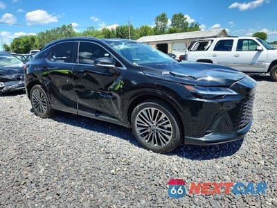Czwarte zdjęcie samochodu z boku: 2026 LEXUS RX 450H+ LUXURY VIN:JTJCJMGA0T2037152 - miniatura